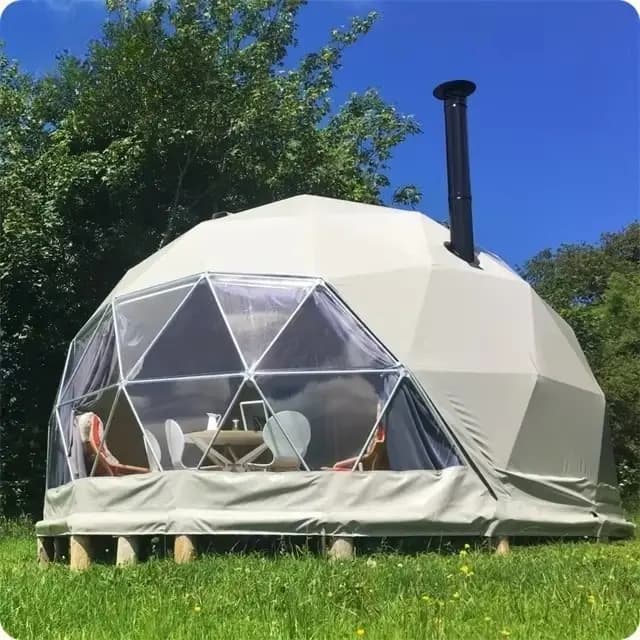 Tente de glamping de 8 m avec structure en acier, dôme géodésique en verre préfabriqué, portable et