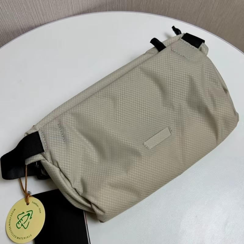 Sac de poitrine de voyage Lite Sling 7L, sac bandoulière compact et décontracté à fermeture magnétiq