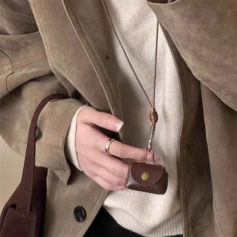 Petit sac en cuir rétro mignon pour femmes, Long collier, mode pull, chaîne de cou, bijoux suspendus