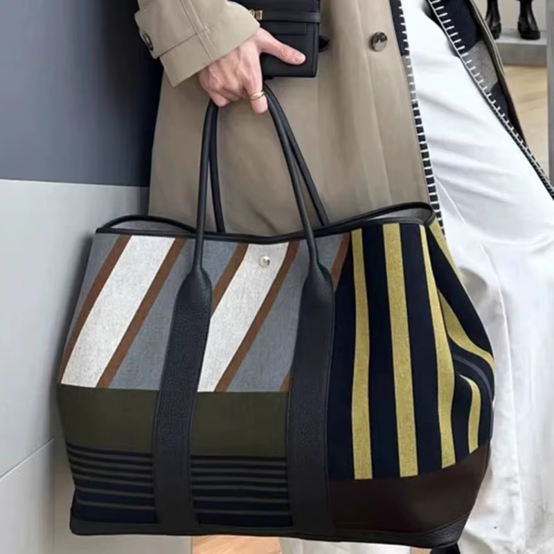 Sac fourre-tout de luxe en toile rayée avec bordure en cuir et poignées roulées, grand sac de course