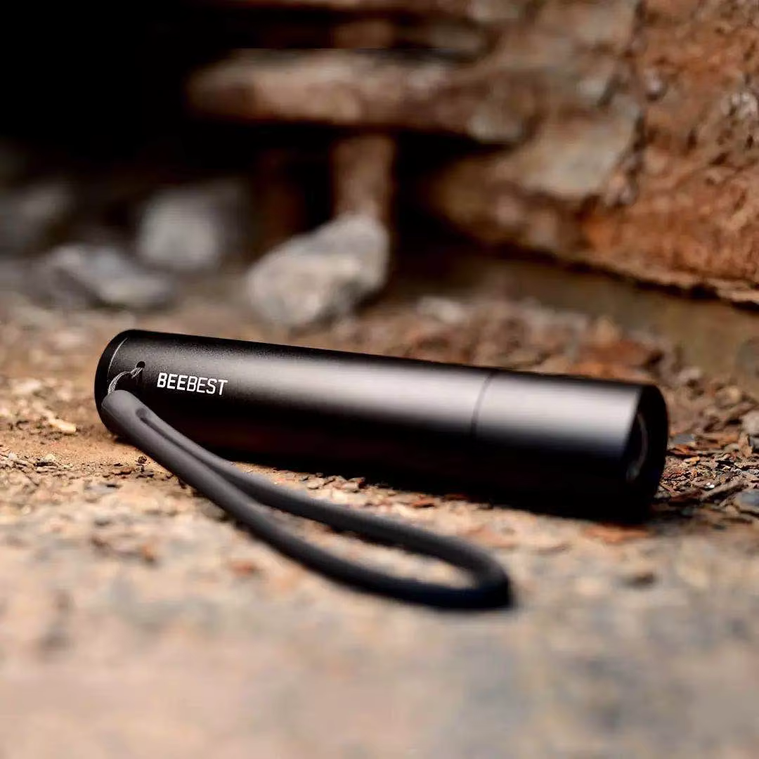 Lampe torche BEEbest 1000LM, 5 modes, zoom, multifonction, luminosité réglable, portable, EDC avec b