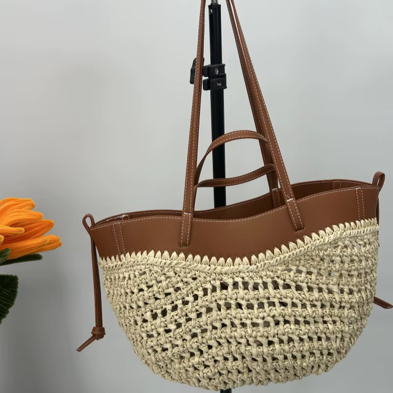 Sac en paille tressé 2-en-1 pour femme, sac à bandoulière en forme de dumpling avec ailes en peluche
