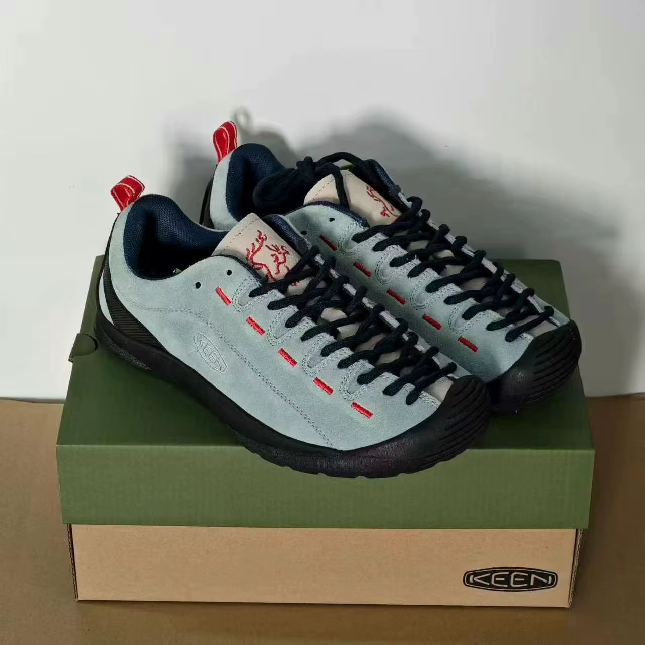 Chaussures de randonnée pour sports et loisirs de plein air, semelle extérieure en caoutchouc durabl