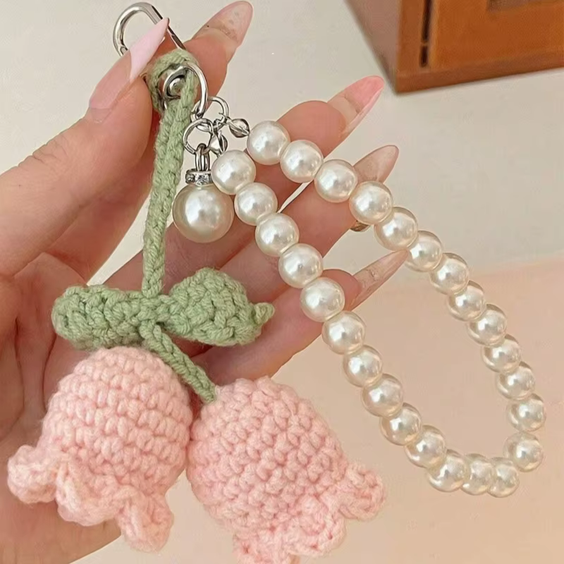 Breloque de sac en crochet fait main en forme de tulipe avec chaîne de perles, porte-clés mignon pou