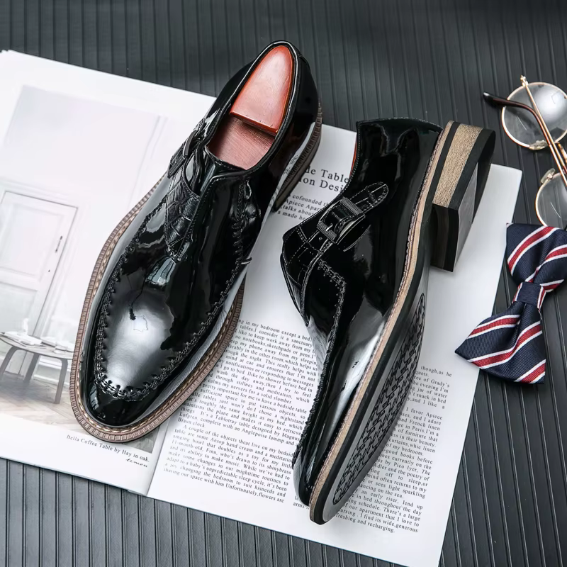 Chaussures habillées de banquet pour hommes rouges chaussures en cuir de créateur de mode PU brillan