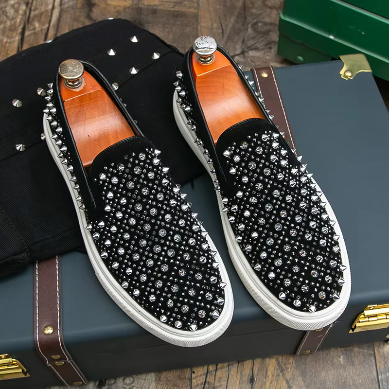 Marque Design hommes Rivet conseil chaussures de luxe bout rond bas pointes mocassins mâle décontrac