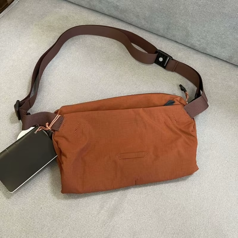 Sac de poitrine de voyage Lite Sling 7L, sac bandoulière compact et décontracté à fermeture magnétiq