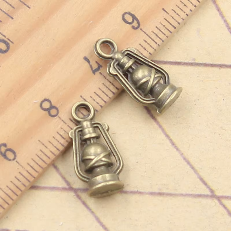 20 pièces breloques Antique lampe à huile 16x8x6mm tibétain argent couleur pendentifs Antique fabric