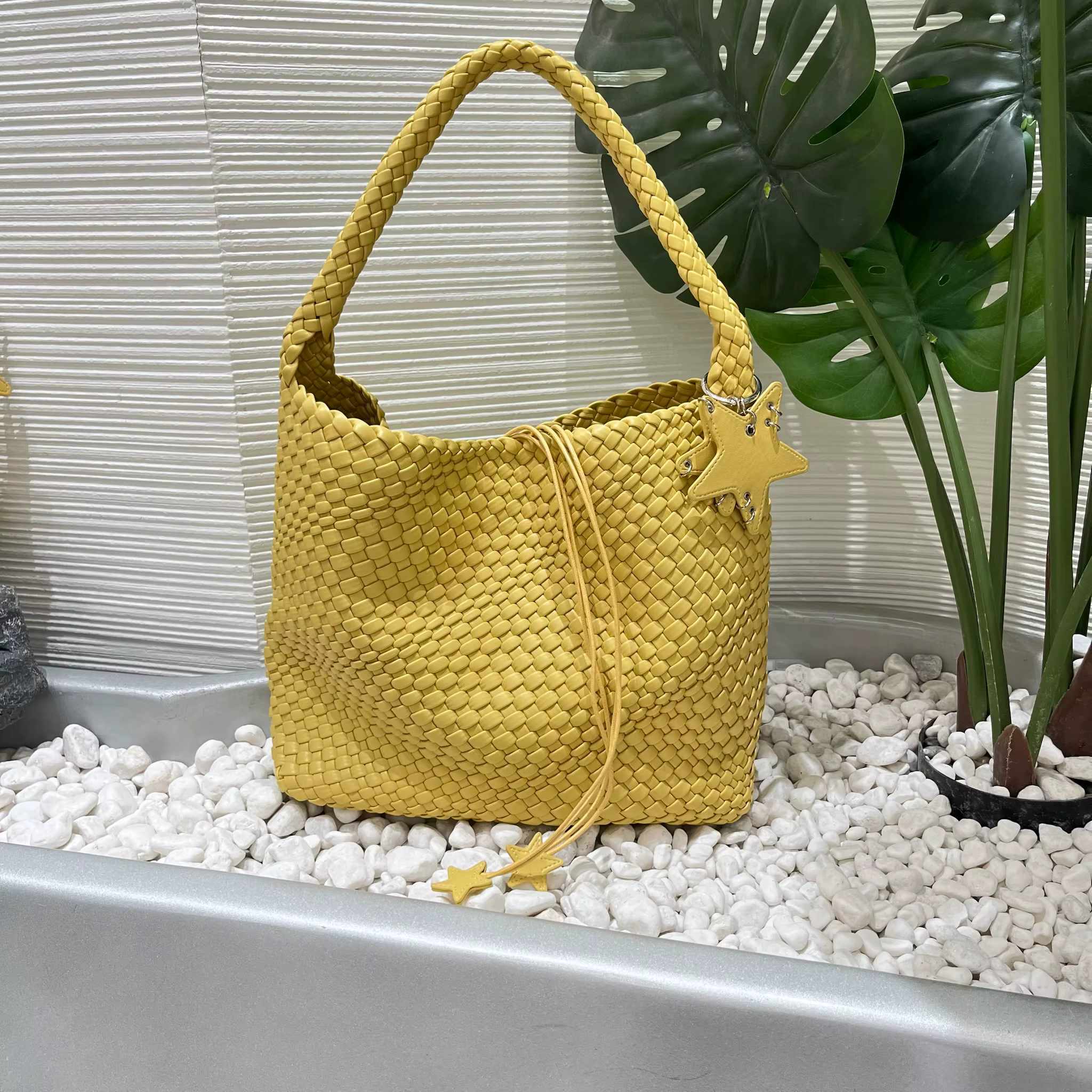 Sac à bandoulière seau série jaune pour femmes, pendentif d'accessoire gratuit, sac à bandoulière ti