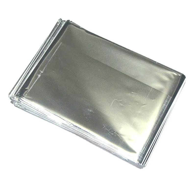 Couverture de survie thermique d'urgence coupe-vent et imperméable en feuille d'aluminium pour la su