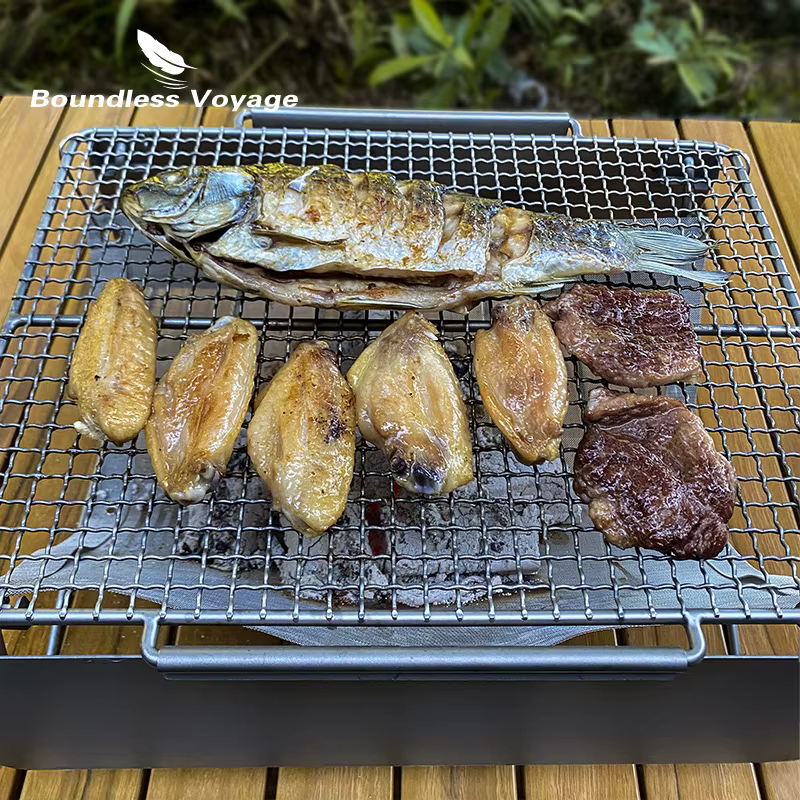 Boundless Voyage Portable Grill, Table de camping, Pliant en titane, Grille de feu de camp, Pique-ni