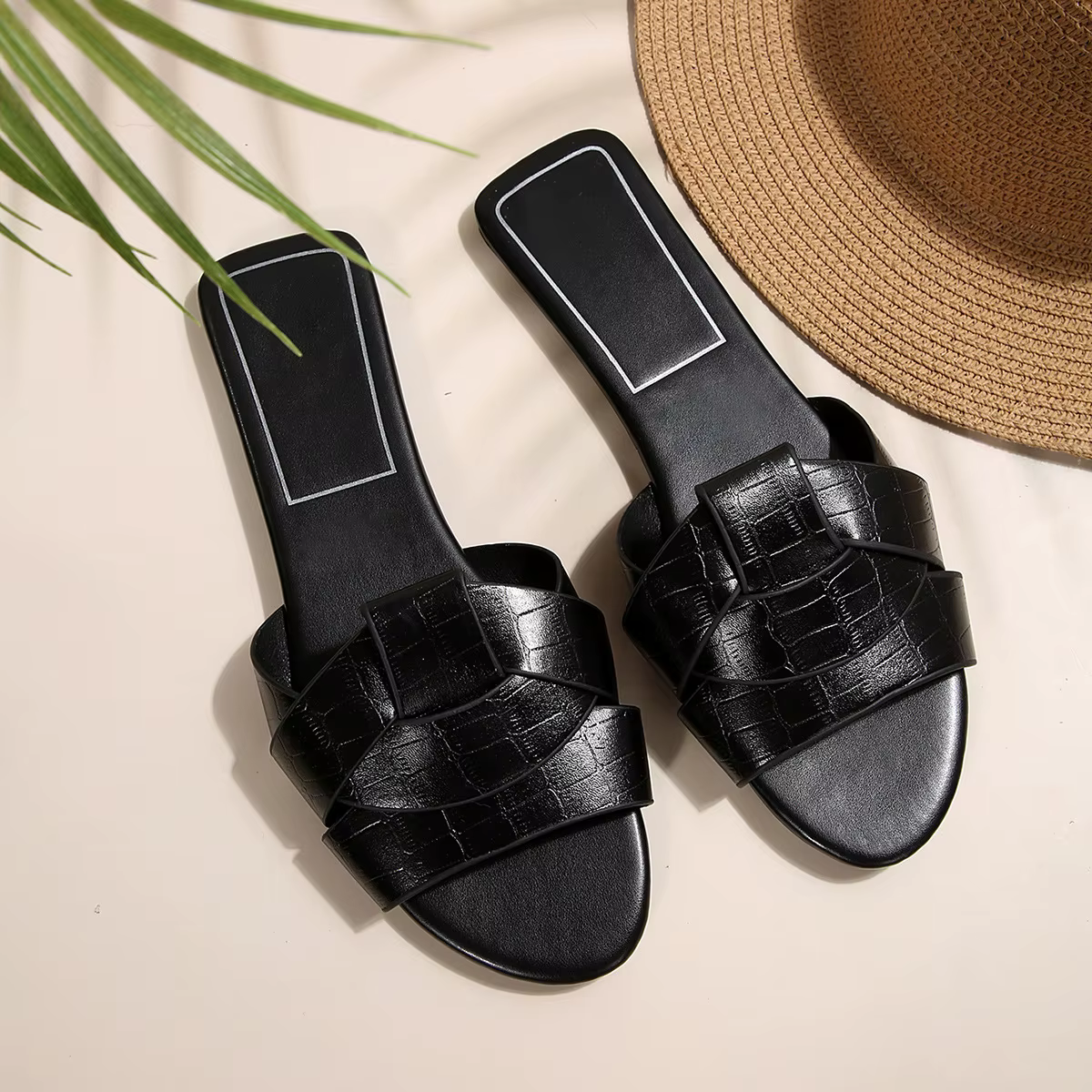 Chaussons pour femmes 2025 – Nouveaux modèles d'été tendance – Sandales plates de créateur pour femm