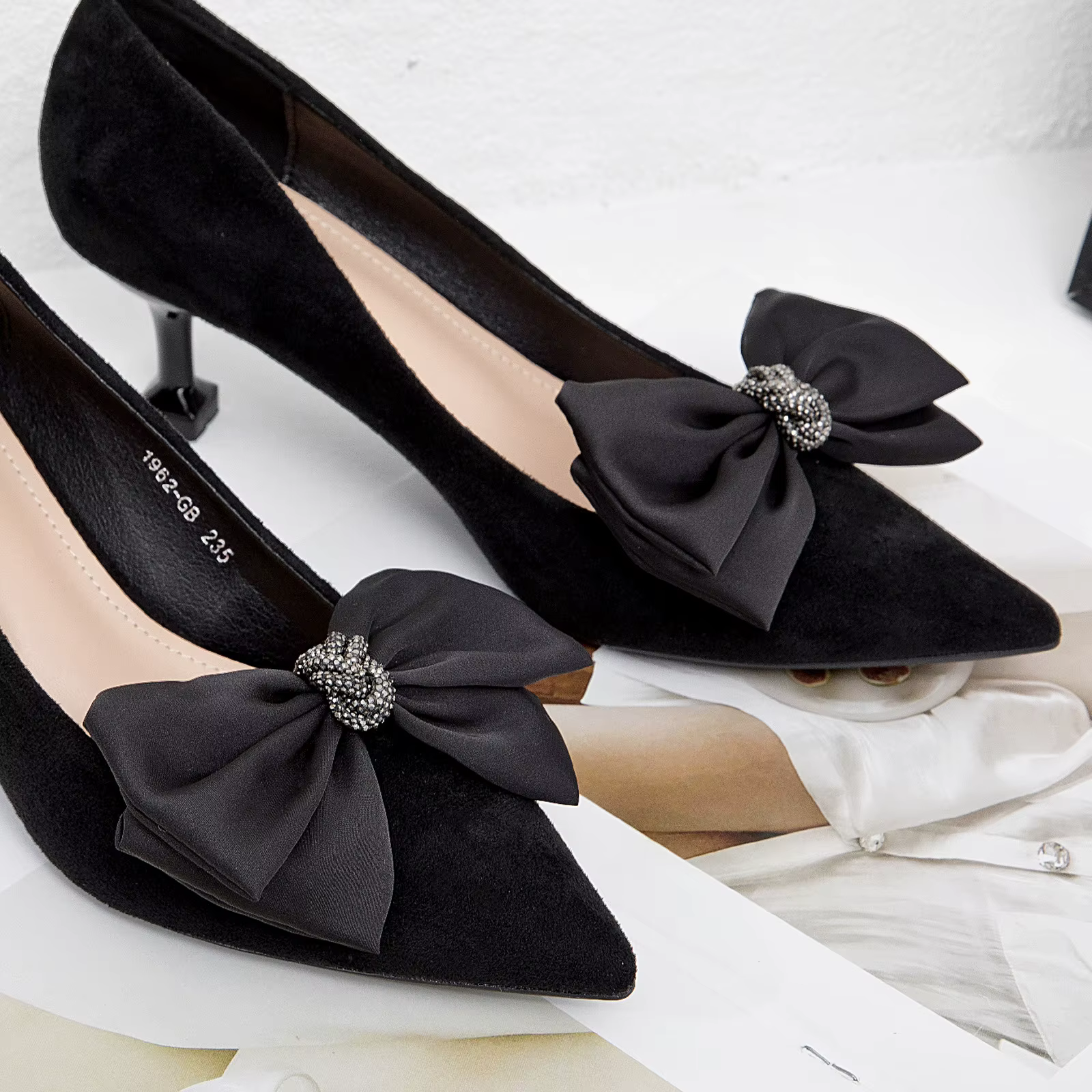 【1 paire】 breloques pour chaussures, breloques de créateur noires en forme de fleur pour talons de f
