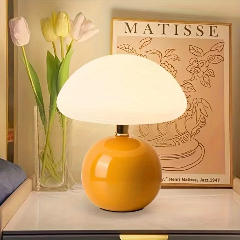 Une lampe de table décorative à prise USB rose/orange/rouge/blanc/beige pour lampe décorative de cha