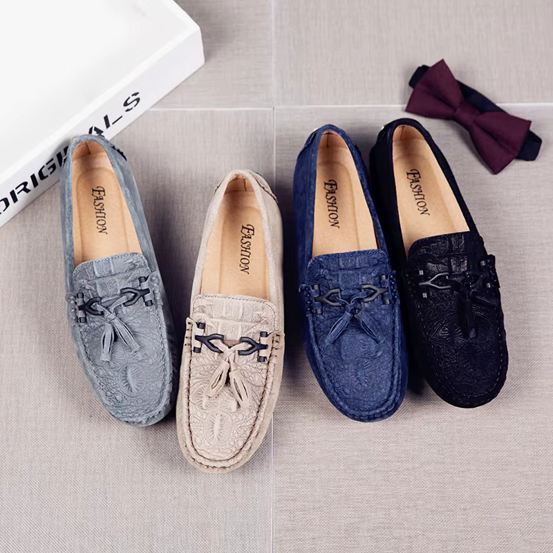 Mocassins de marque en cuir véritable et daim pour homme, chaussures décontractées, sans lacets, bateau, à la mode, avec pompon, pour la conduite, offre spéciale