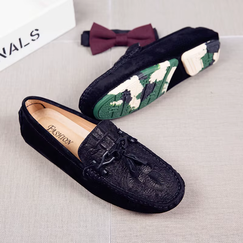 Mocassins de marque en cuir véritable et daim pour homme, chaussures décontractées, sans lacets, bateau, à la mode, avec pompon, pour la conduite, offre spéciale