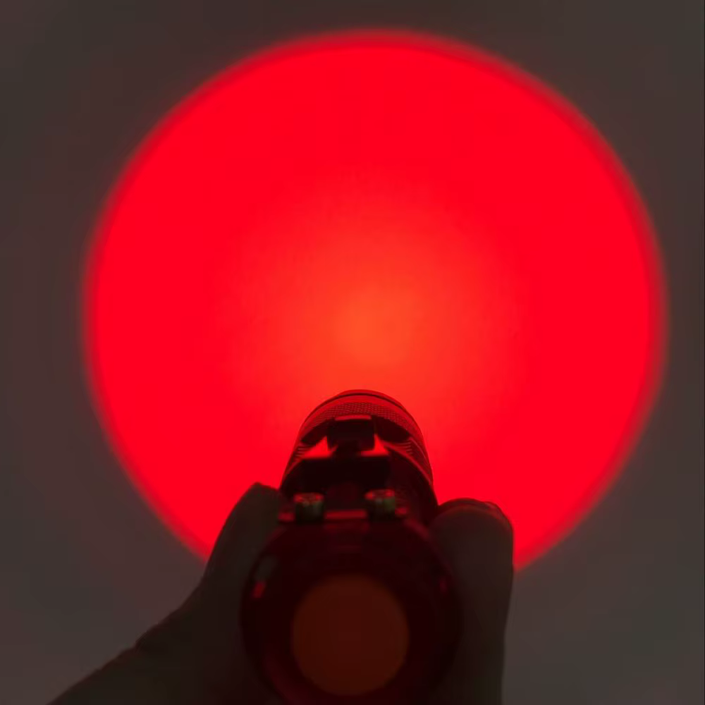 Lampe de poche à Zoom à lumière rouge
