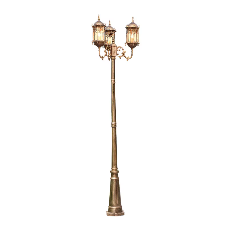 Lampe de Jardin à Trois Têtes Étanche de Style Européen, Lampadaire d'Extérieur à Poteau Haut, Idéal pour une Pelouse ou un Paysage, H 2.5m