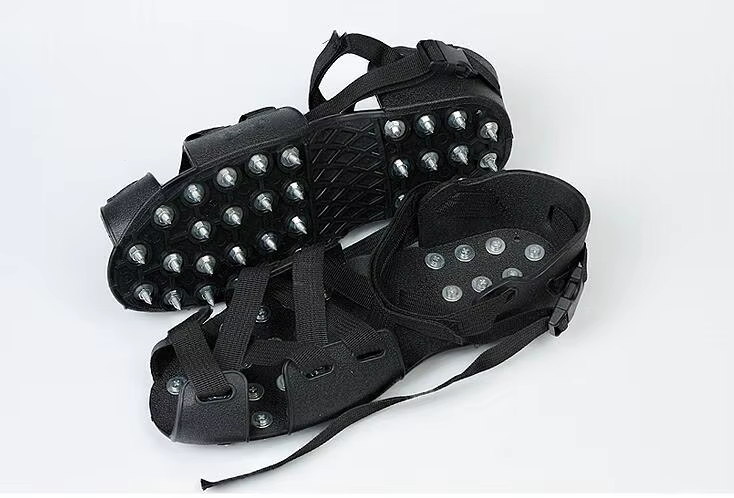 Crampons antidérapants pour la marche sur neige et glace
