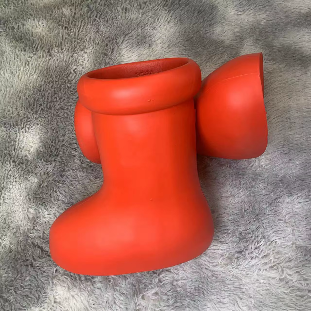 Nouvelles bottes de pluie Atomo à tige haute, antidérapantes, chaussures rouges tendance, unisexe, confortables, à semelle épaisse, talon moyen, couleur unie