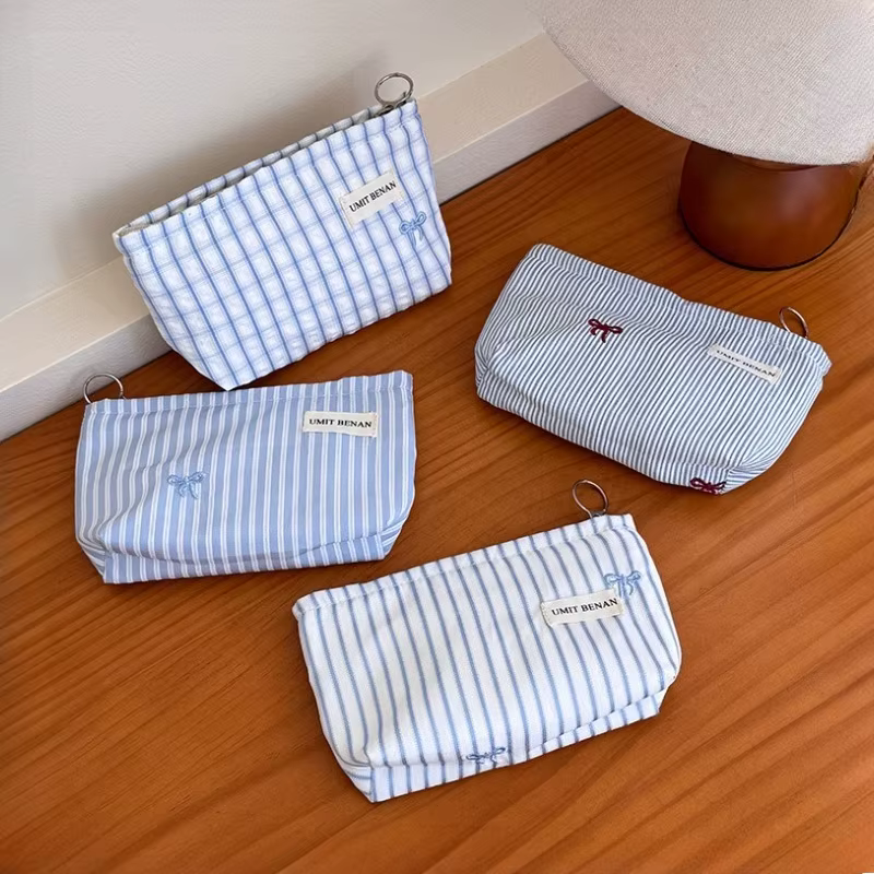 Nouvelle Trousse de Toilette Grande Taille Bleue avec Broderie Nœud Papillon, Sac à Langer Zippé, Pochette à Couches, Sacs de Rangement pour Voyage