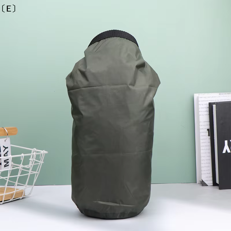 〔E〕 Sac de rangement étanche 8L 40L 70L