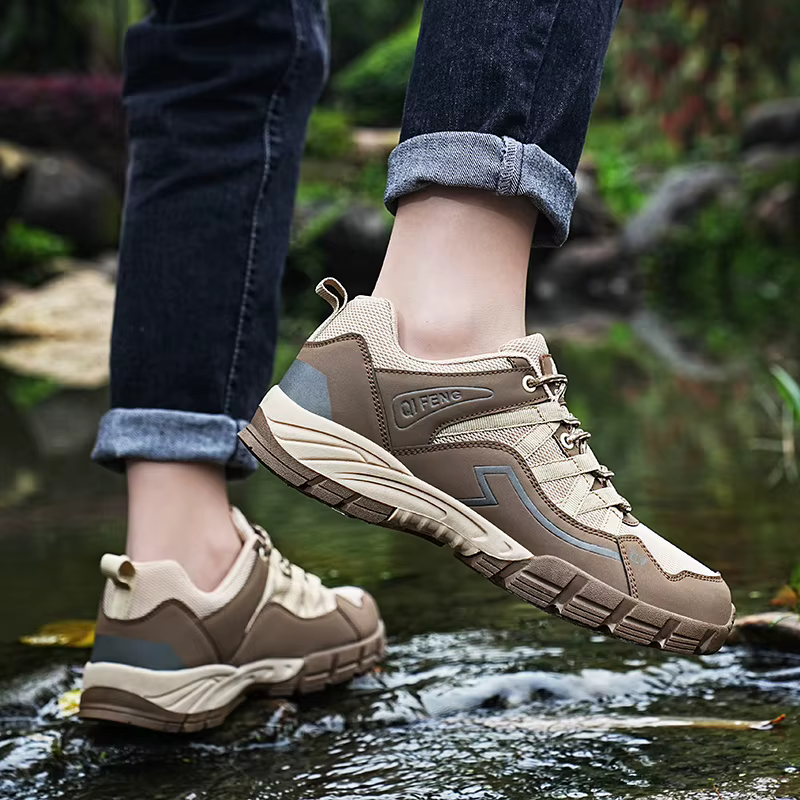 Hommes et femmes chaussures de randonnée