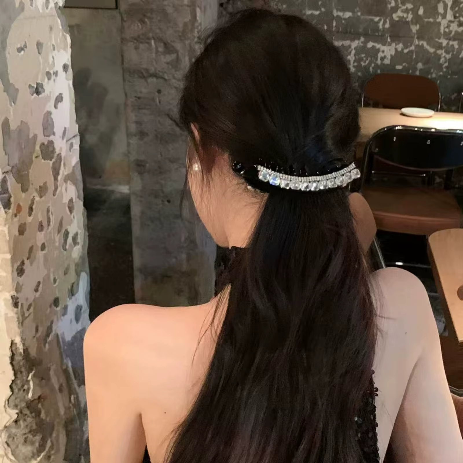 Pince banane en strass croissant scintillant