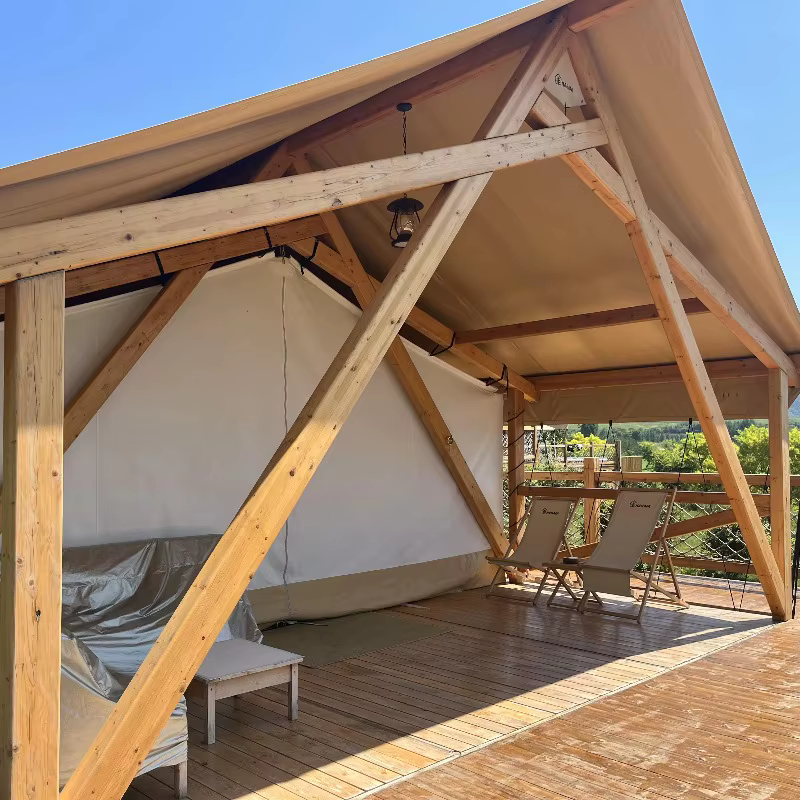 Tentes de safari de luxe pour glamping écologique