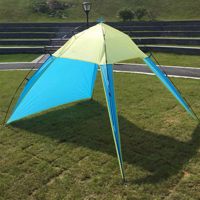 Tente de plage de camping de voyage en plein air
