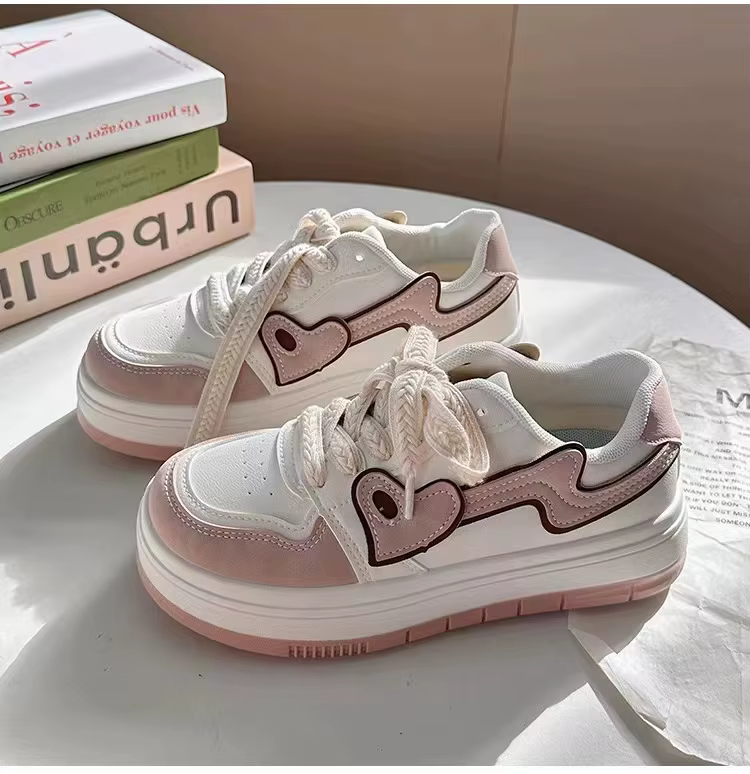 Chaussures Scolaires Blanches pour Petites Filles 2026 Nouvelle Collection Automne Baskets Décontractées à Plateforme pour Enfants Semelle Souple Confort Polyvalent Entraîneurs Pieds Nus