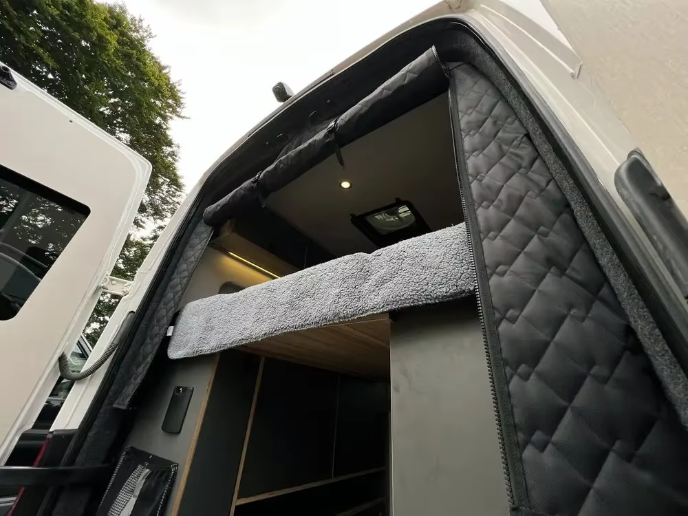 Rideau d'isolation de porte arrière de Van