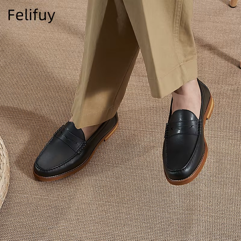 Nouvelles chaussures décontractées noires pour hommes, mocassins en daim de vache marron à bout rond, chaussures en cuir véritable pour le travail, les trajets quotidiens et les affaires, style britan