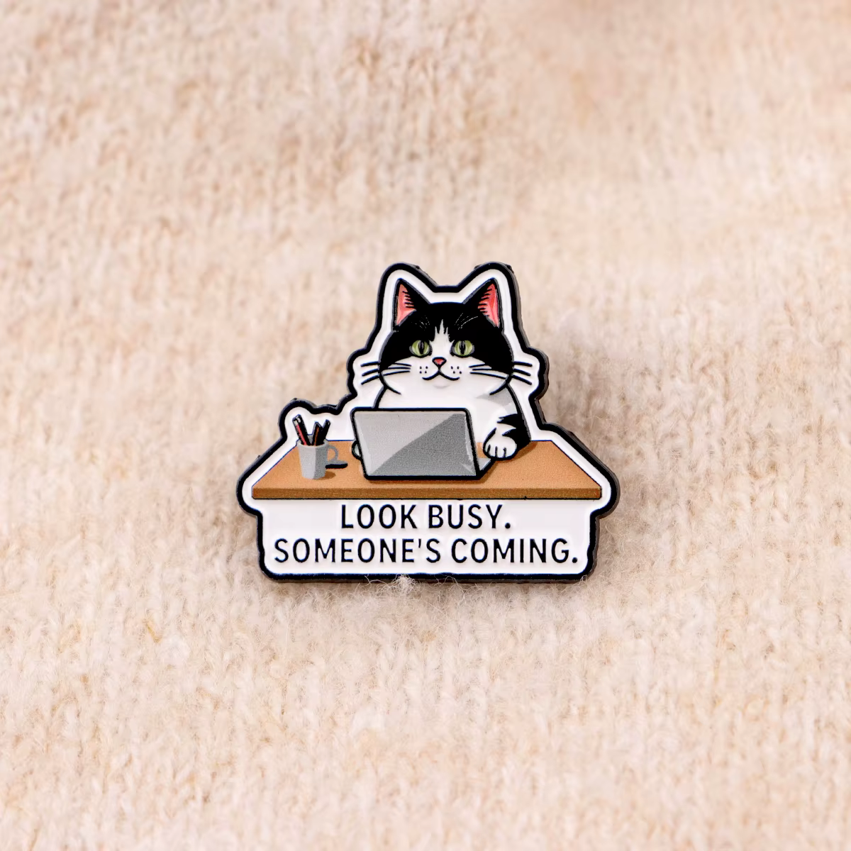 Broches en émail amusantes sur le thème des chats de bureau