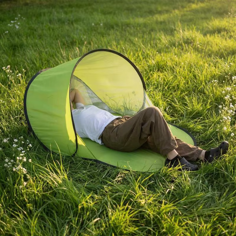 Tente de plage anti-UV avec revêtement argenté