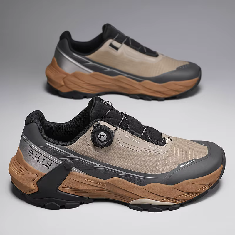 Nouvelles chaussures de randonnée pour hommes montagne