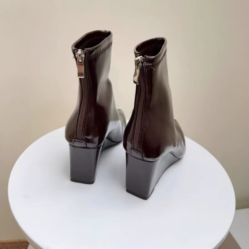 Bottines à talons compensés