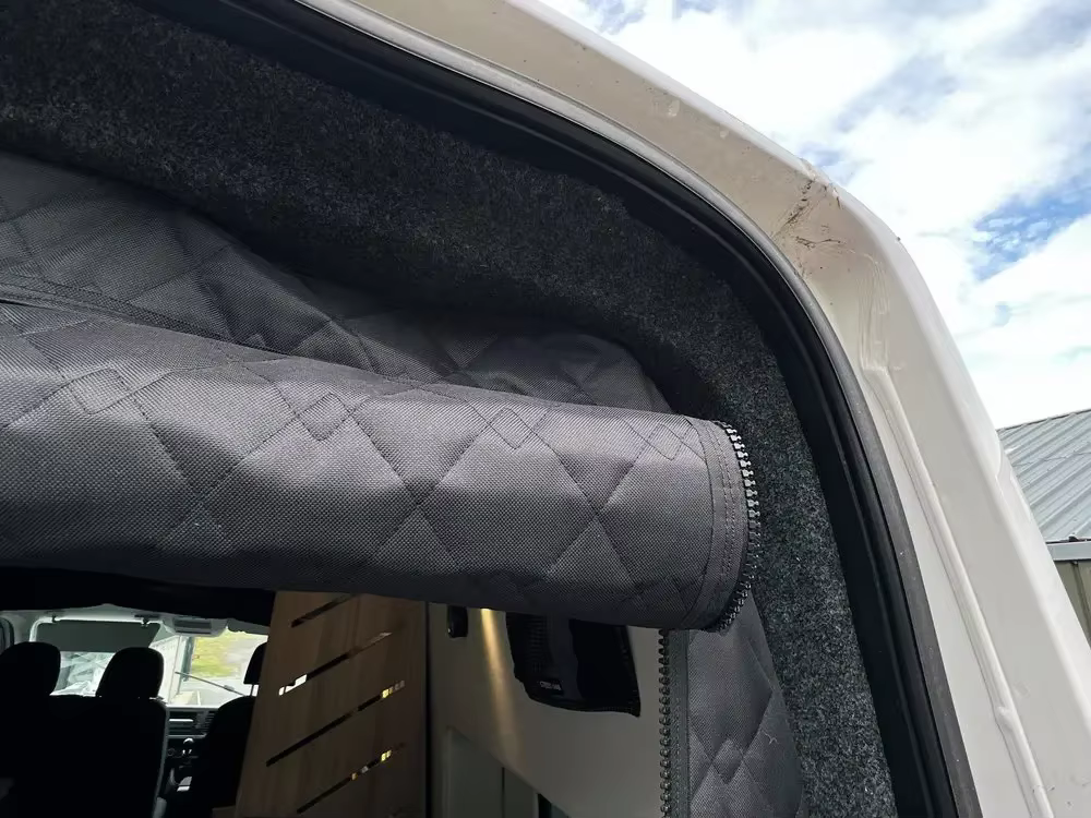 Rideau d'isolation de porte arrière de Van