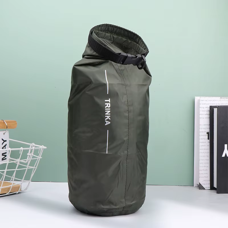 〔E〕 Sac de rangement étanche 8L 40L 70L