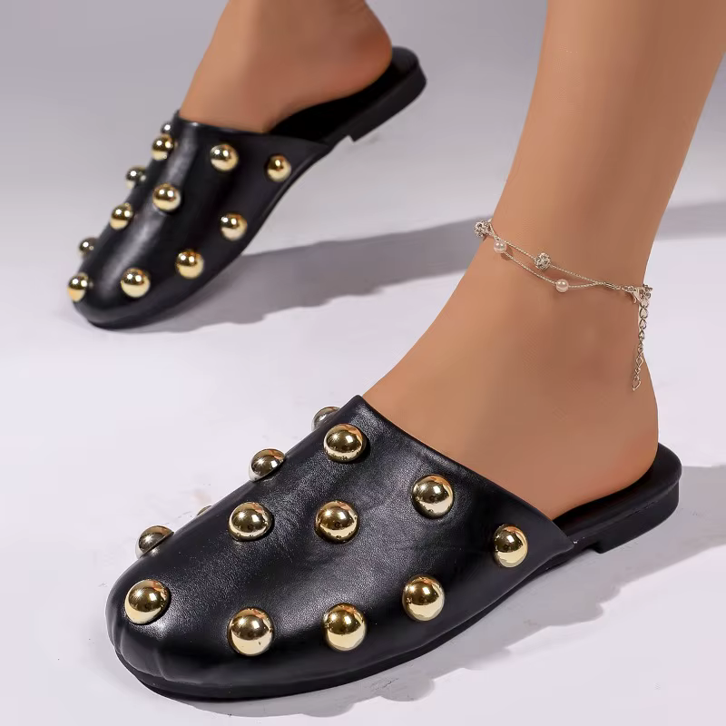 Sandales confortables à rivets métalliques, mules décontractées à enfiler, pantoufles à semelle souple en caoutchouc, chaussures plates pour usage quotidien