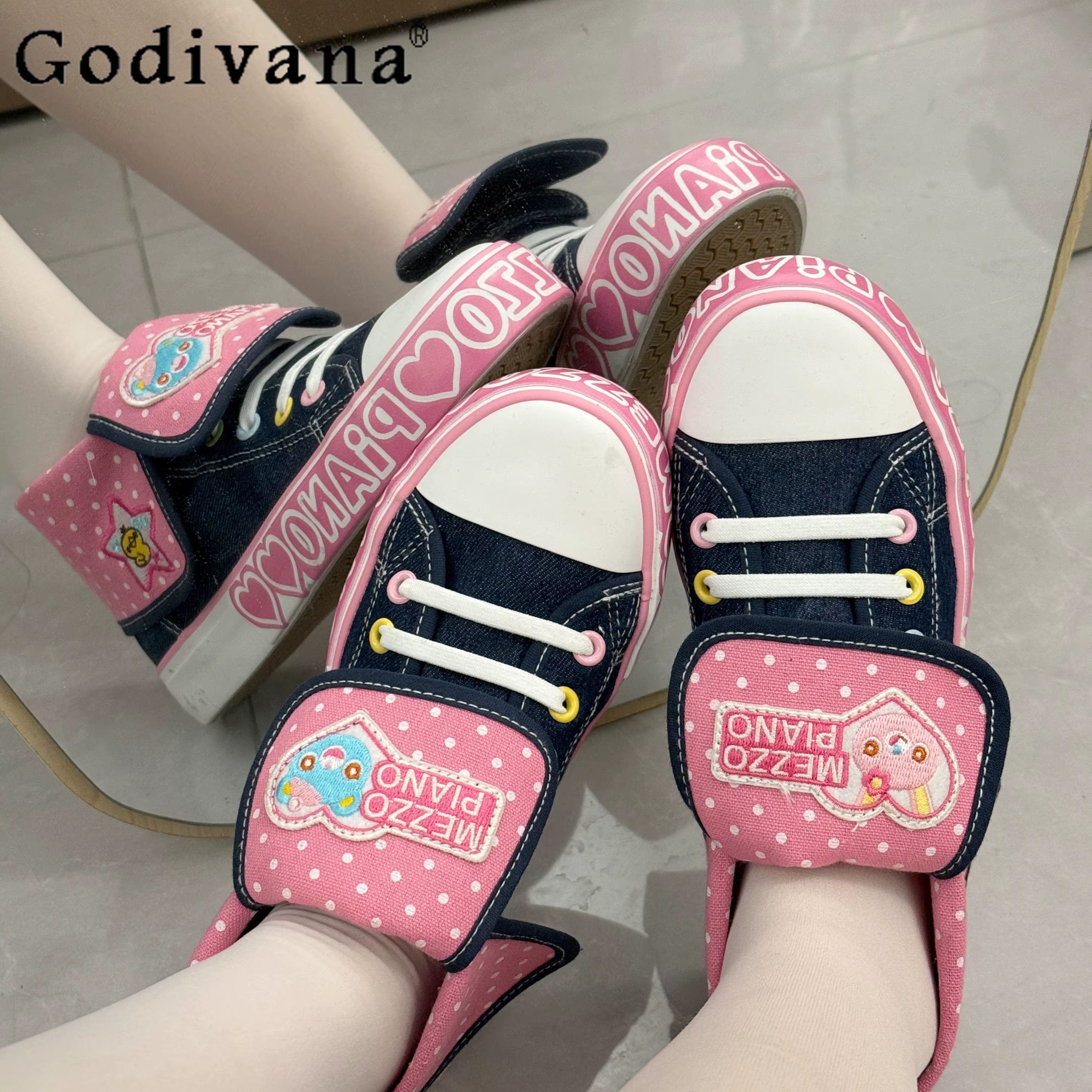 Chaussures en toile décontractées pour étudiantes, style japonais original, broderie de dessins animés, en jean, nouvelle collection printemps-été, mignonnes et kawaii