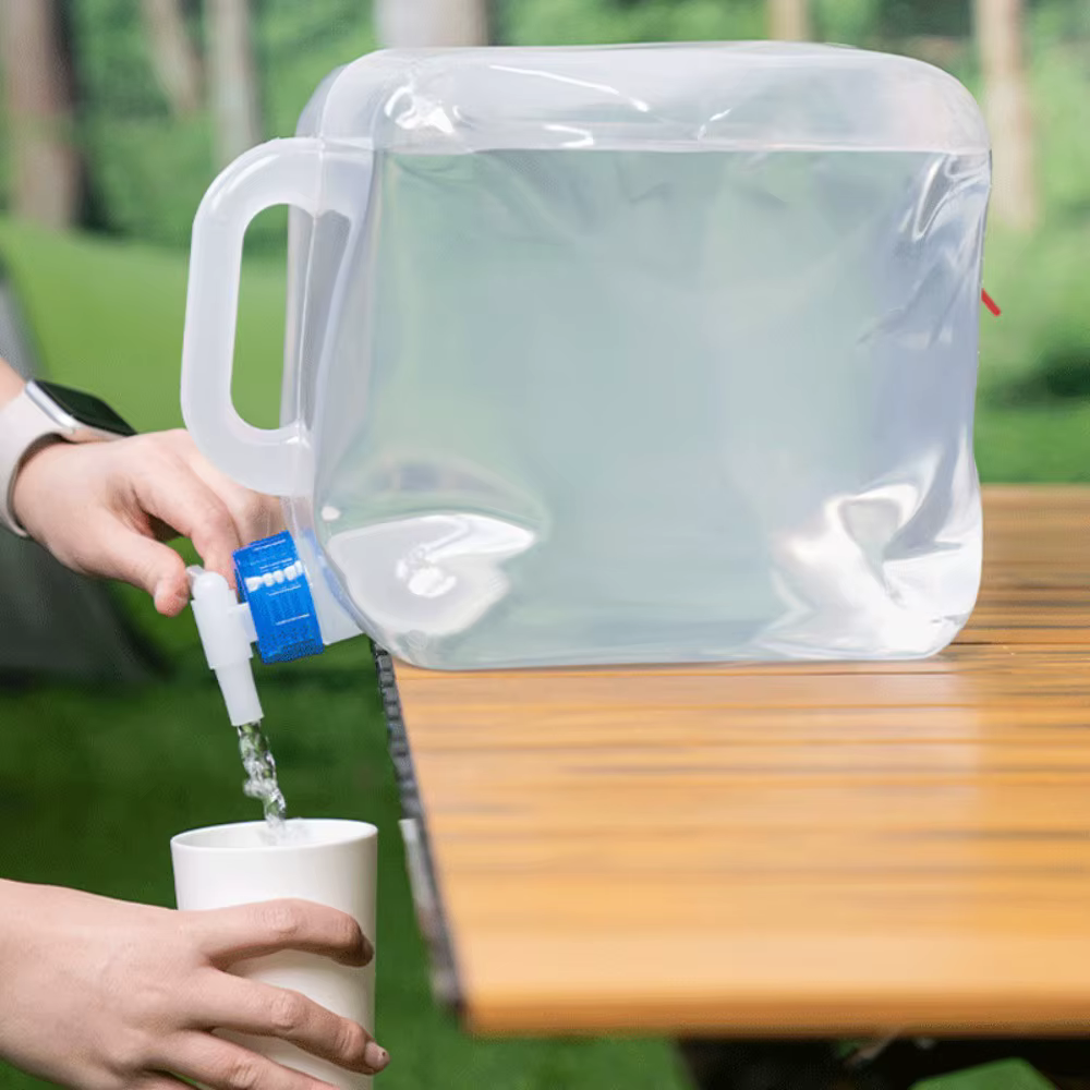 Seau pliant de 5 à 20l avec robinet