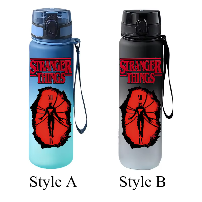 Mug de voyage portable Stranger Things de 650 ml, cadeau de vaisselle imprimée avec des personnages de dessins animés, adapté aux sports de plein air des étudiants