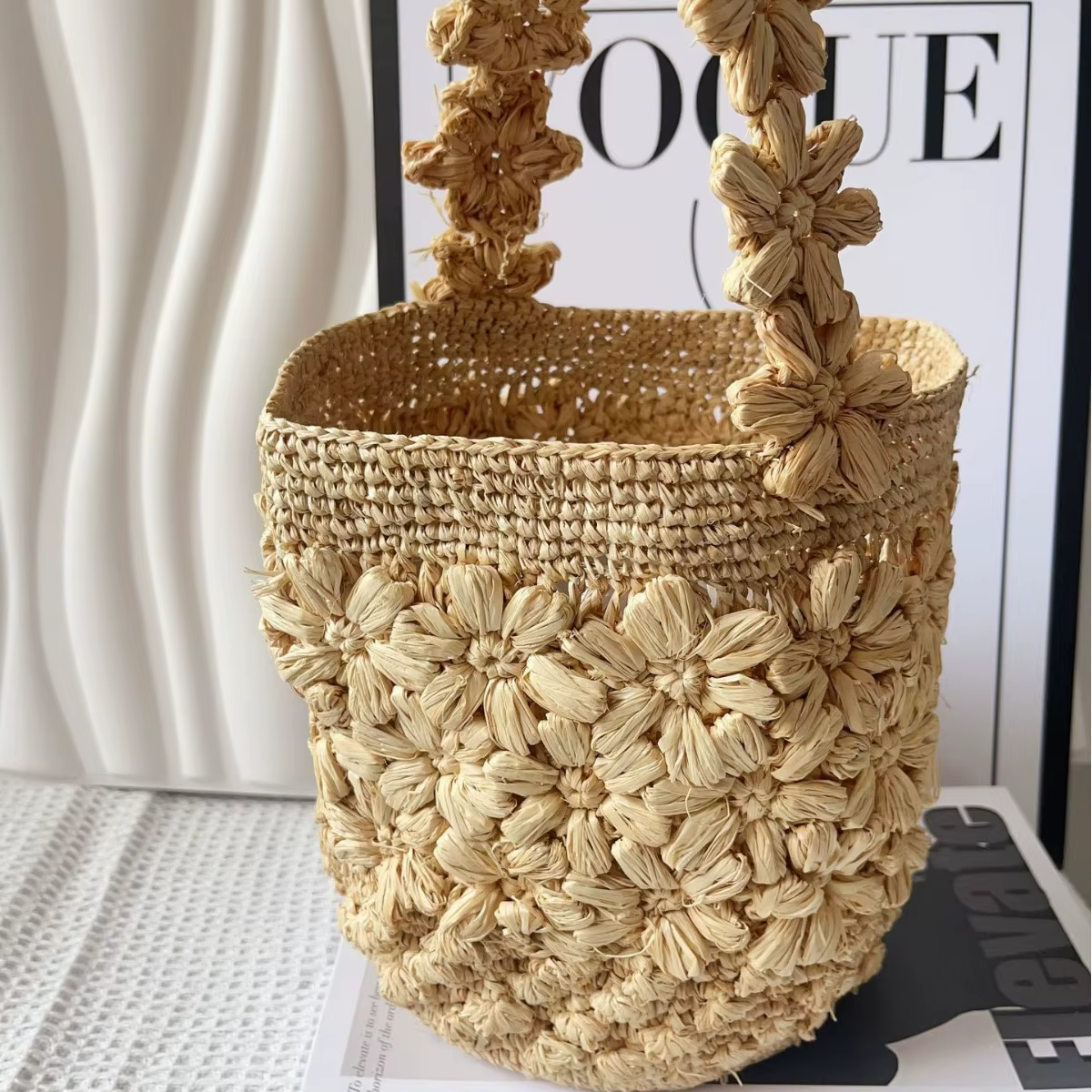 Sac seau en raphia tressé pour femme, fait main, avec fleur au crochet, sac à main en paille, style français, sac fourre-tout