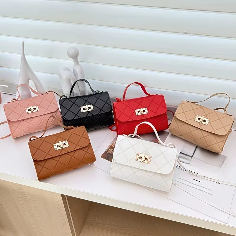 2025 petit sac de messager pour les femmes tendance Lingge broderie caméra femme sac à bandoulière mode chaîne dames