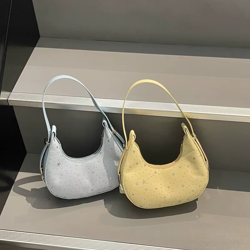 Nouveau sac hobo demi-lune plissé en nylon style doux, grande capacité, motif étoile tendance, sac à bandoulière pour les trajets quotidiens