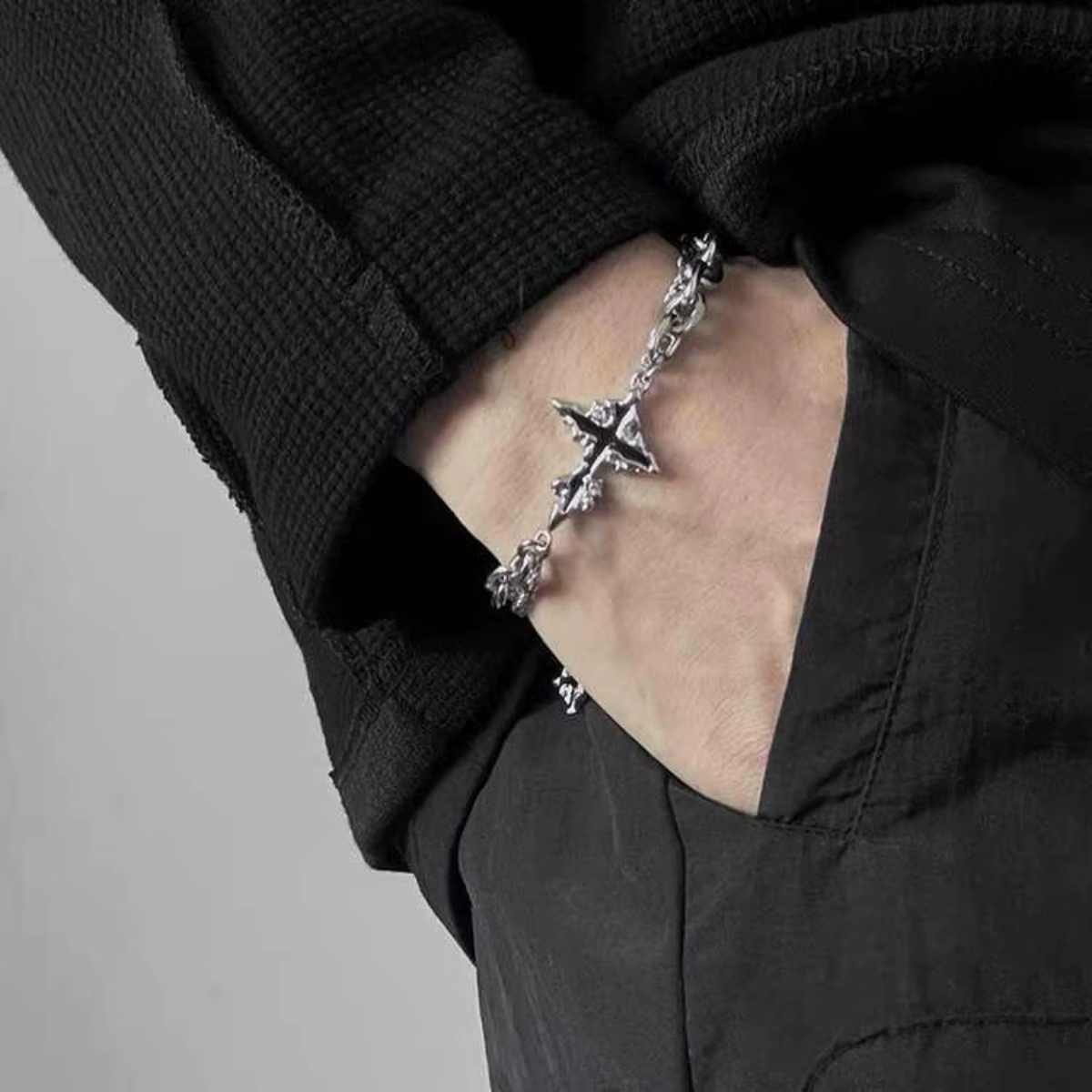 Bracelet croix foncée à la mode pour hommes, chaîne en acier inoxydable, bijoux, cadeau hypoallergénique et accessoires de bracelets Punk de fête
