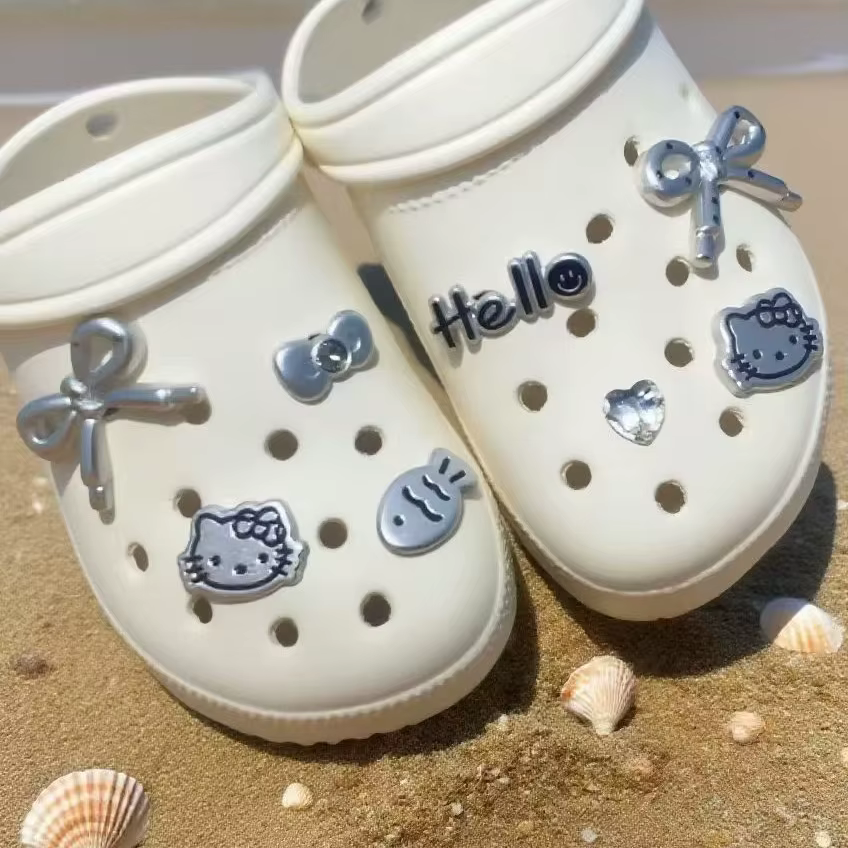 Boucle de chaussure en peluche avec nœud mignon