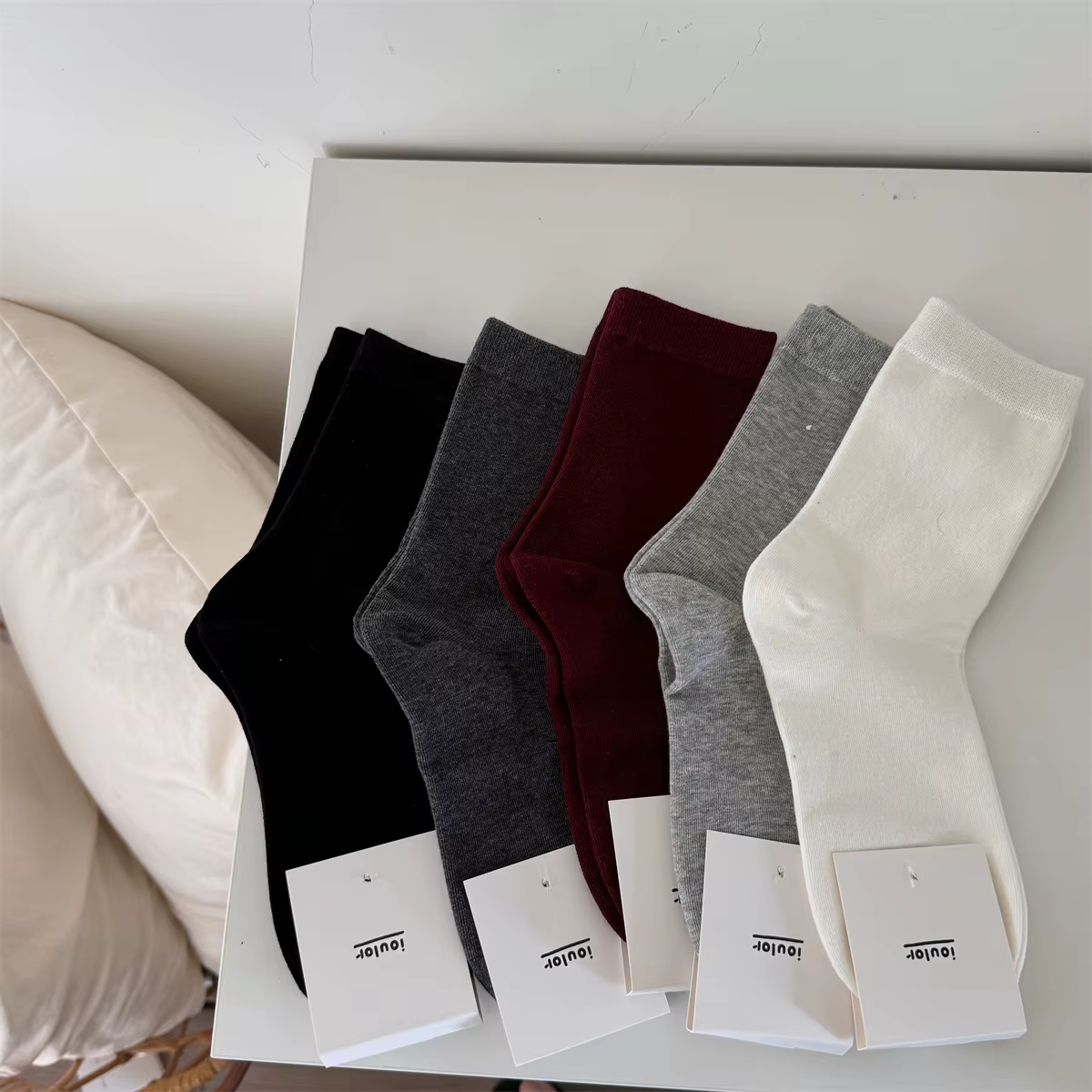Chaussettes mi-longues en coton pour femmes, rétro, rouge, décontracté, mode, document solide, noir, blanc, gris, automne, hiver