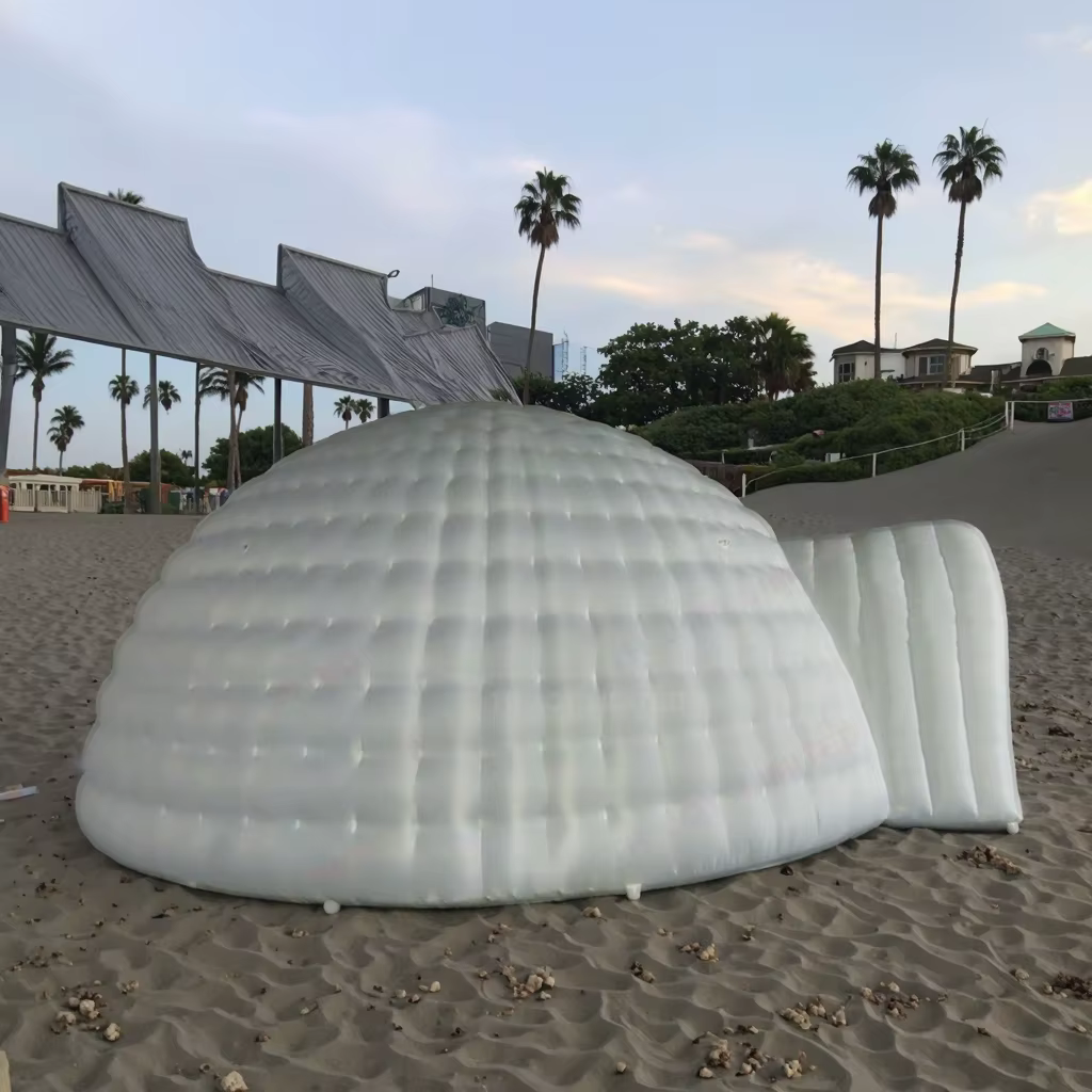 Grande tente dôme igloo gonflable de 10 mètres de diamètre pour les activités de plein air
